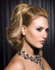 Penteado preso que faz o cabelo parecer mais curto
