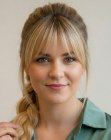 Penteado com uma tran�a lateral