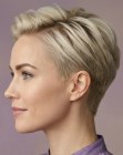 Cabelo loiro curto elegante