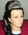 Tran�a de rainha medieval com uma tiara