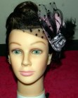 Penteado preso vintage com tr�s rolos