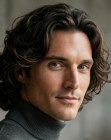 Penteado de comprimento médio para homens